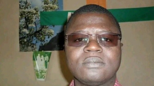 Presten Alain Dalia, offer for Wagner i CAR. Foto: Corbeau News