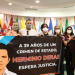 Aktivister krever rettferdighet etter drapet på Hermino Deras i Honduras. Foto: RT