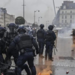 politivold i Frankrike. Foto: Associated Press