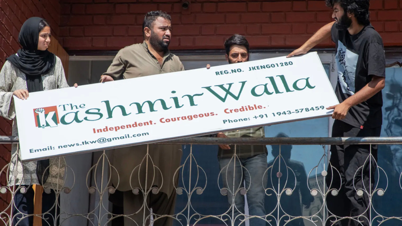 Kashmir Wallas journalister pakker alt for å flytte fra boligen. Foto: Getty Images