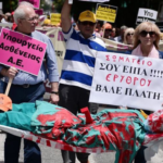 Leger protesterer i Hellas mot svakt helsevesenet. Foto: AFP